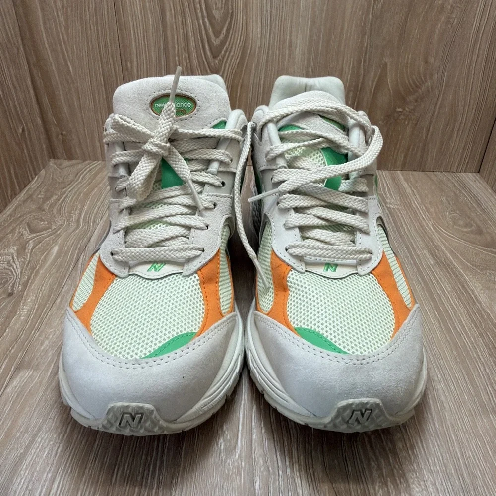 New Balance 2002R Beige Linen Green Apple Sneakers Shoes U2002RZD Men Size 10.5